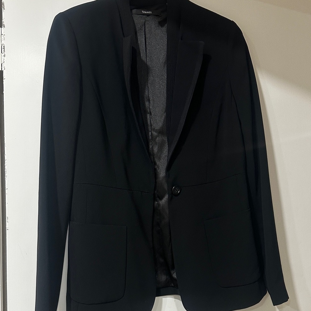 Tahari Elegant Black Women's Blazer 0040
